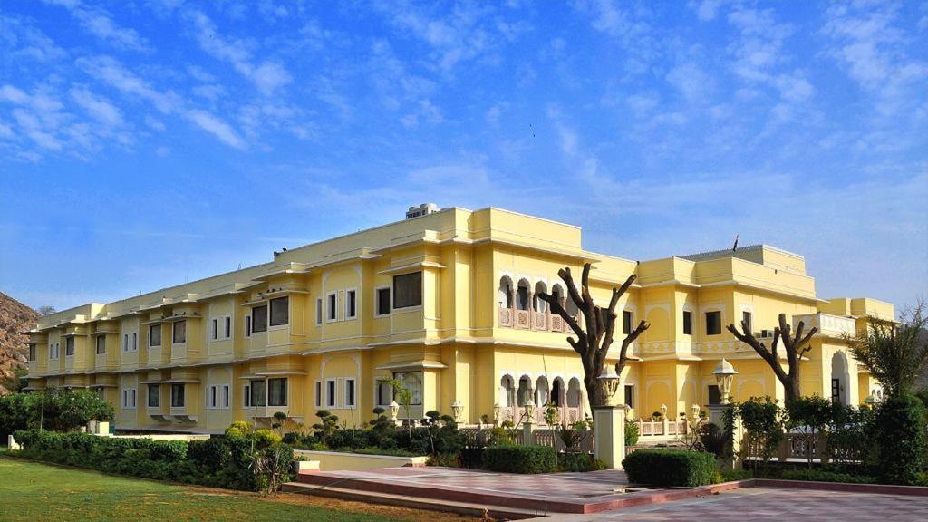 Hotel Raj Bagh Palace Jaipur Bagian luar foto